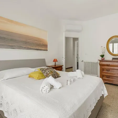 Apartman La Maison Di Amilcare Central Sanremo Balcony & Wifi - Happy Rentals